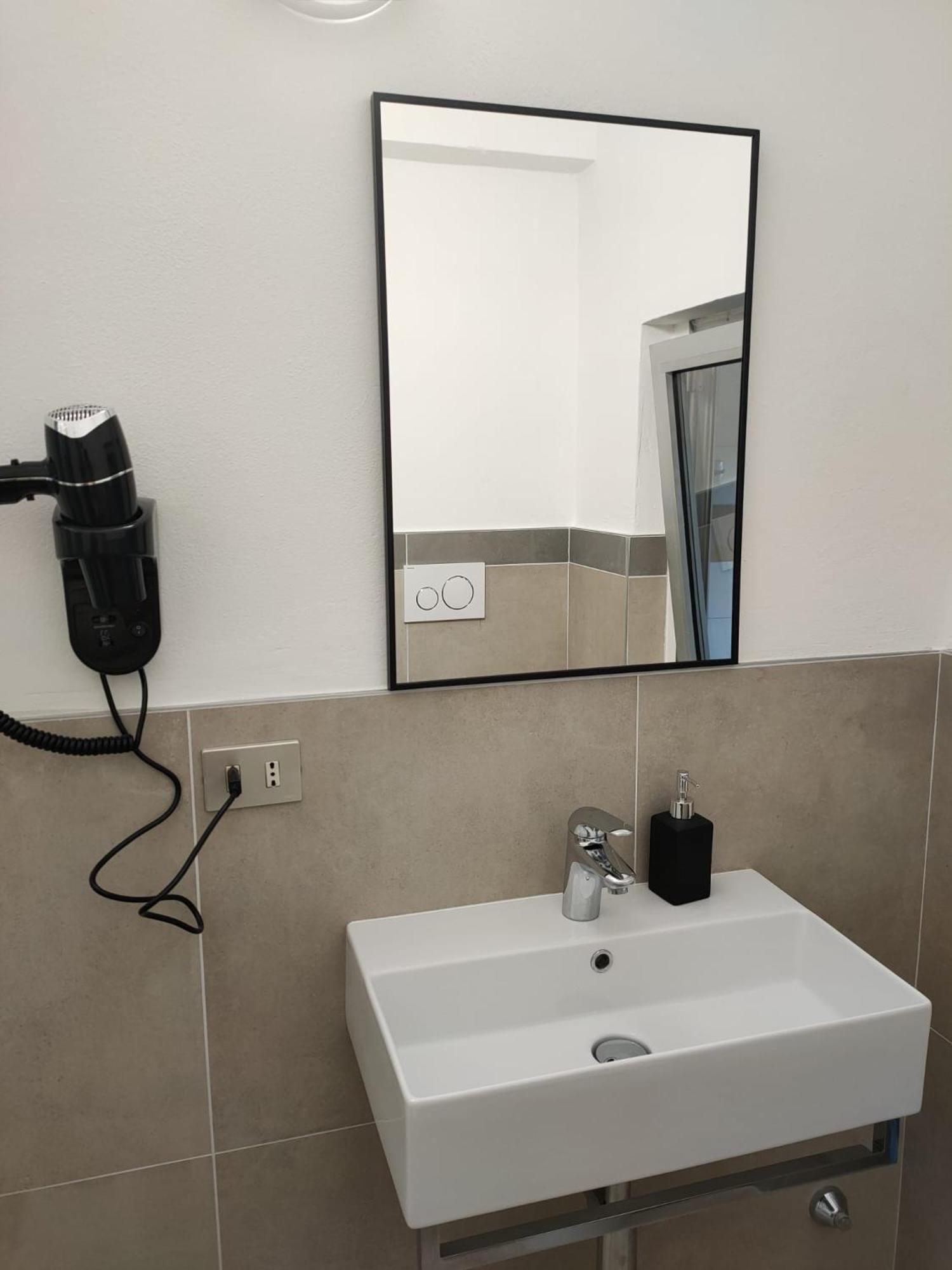 Airport Orio Studio Apartman Bergamo Kültér fotó